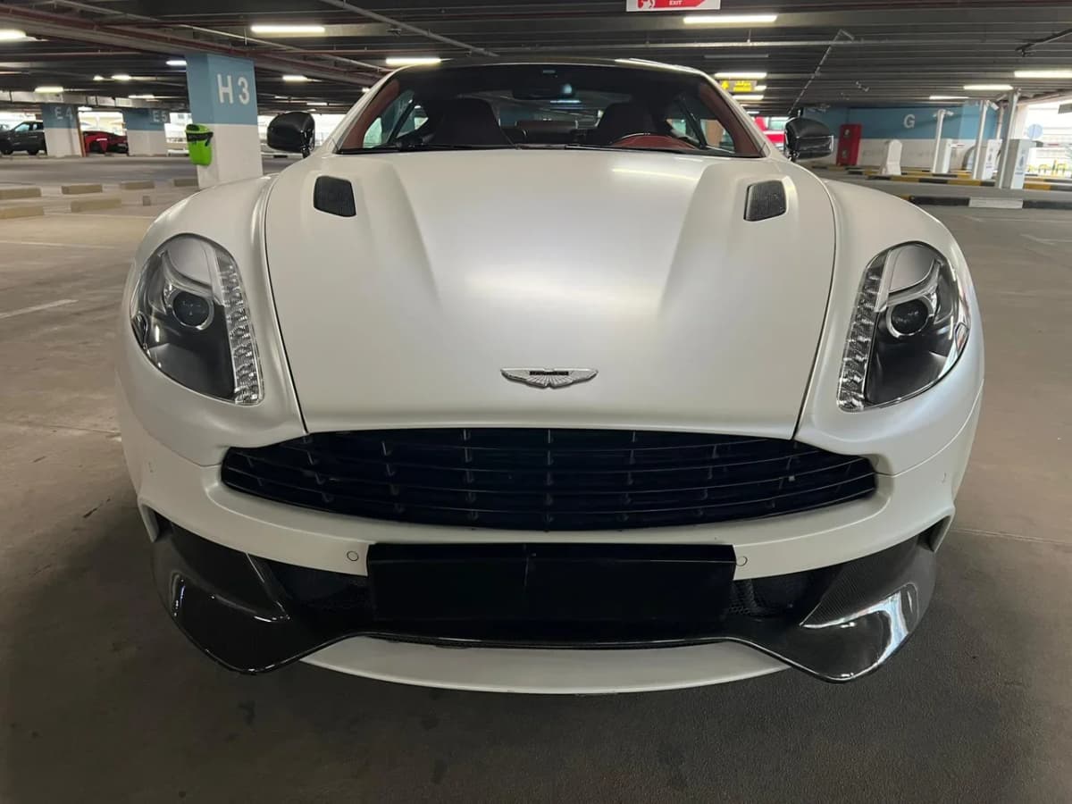 Aston Martin Vanquish 2014